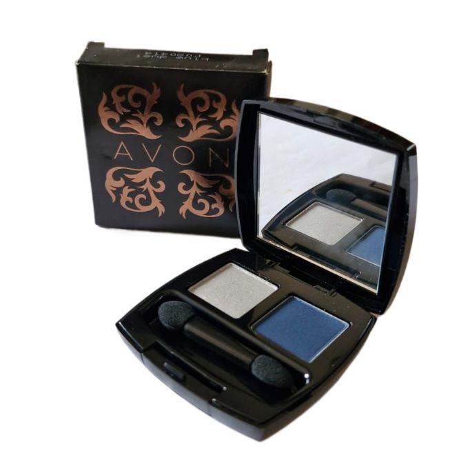 Red and black pro cosmetics eye shimmer Red shade