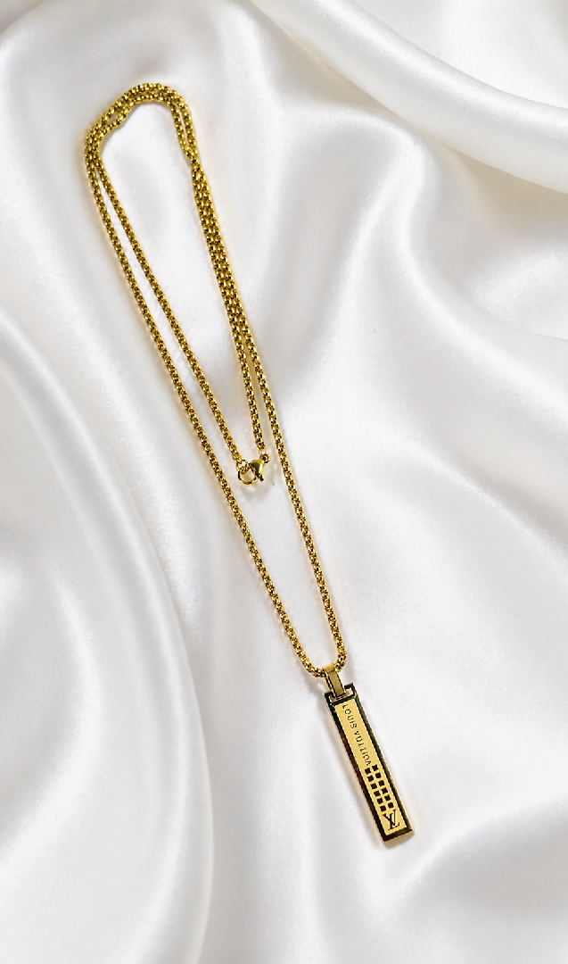 Luxury Monogram Engraved Vertical Bar Pendant