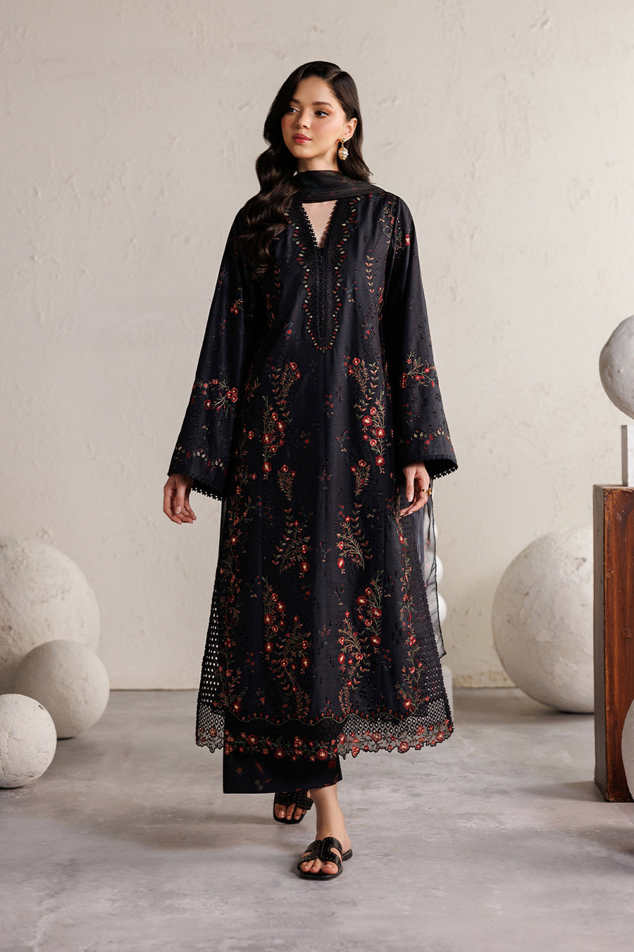 Iznik 3 Pc Unstitched Embroidered Lawn Suit IBE-11