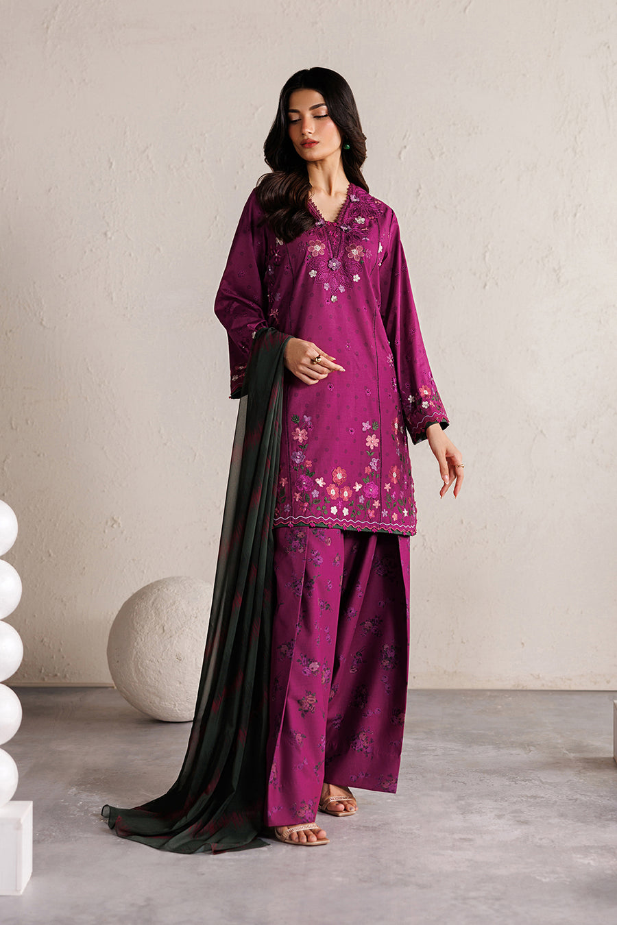 Iznik 3 Pc Unstitched Embroidered Lawn Suit IBE-01