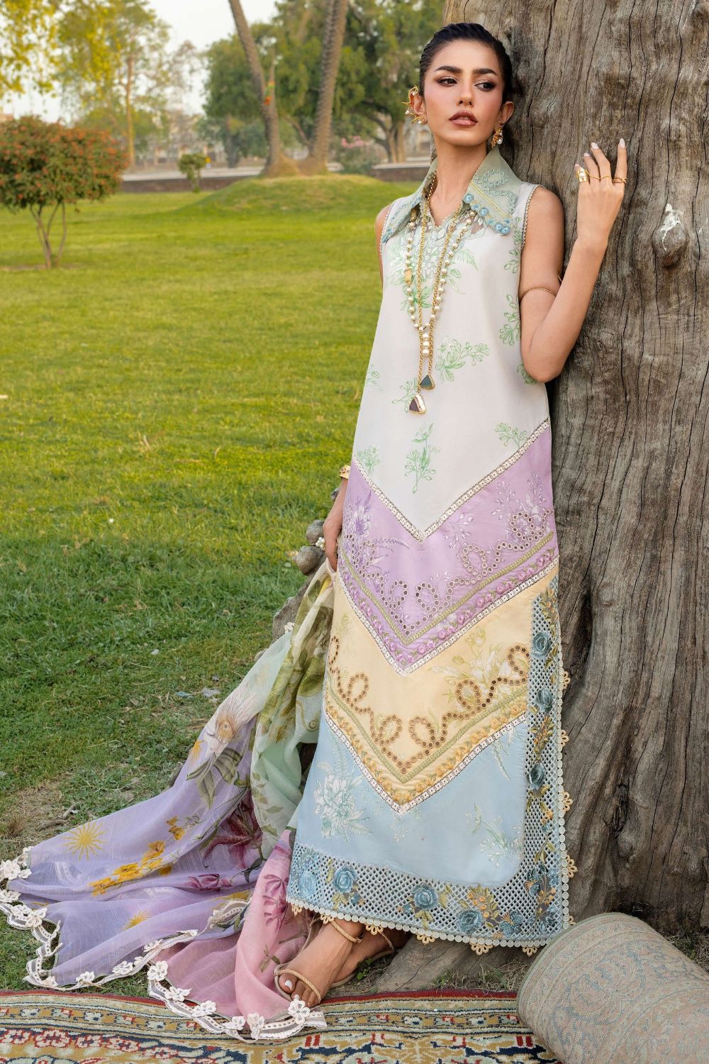 Saira * Shakira Bloom 3Pc Unstitched Embroidered Lawn Suit AVA 1-A