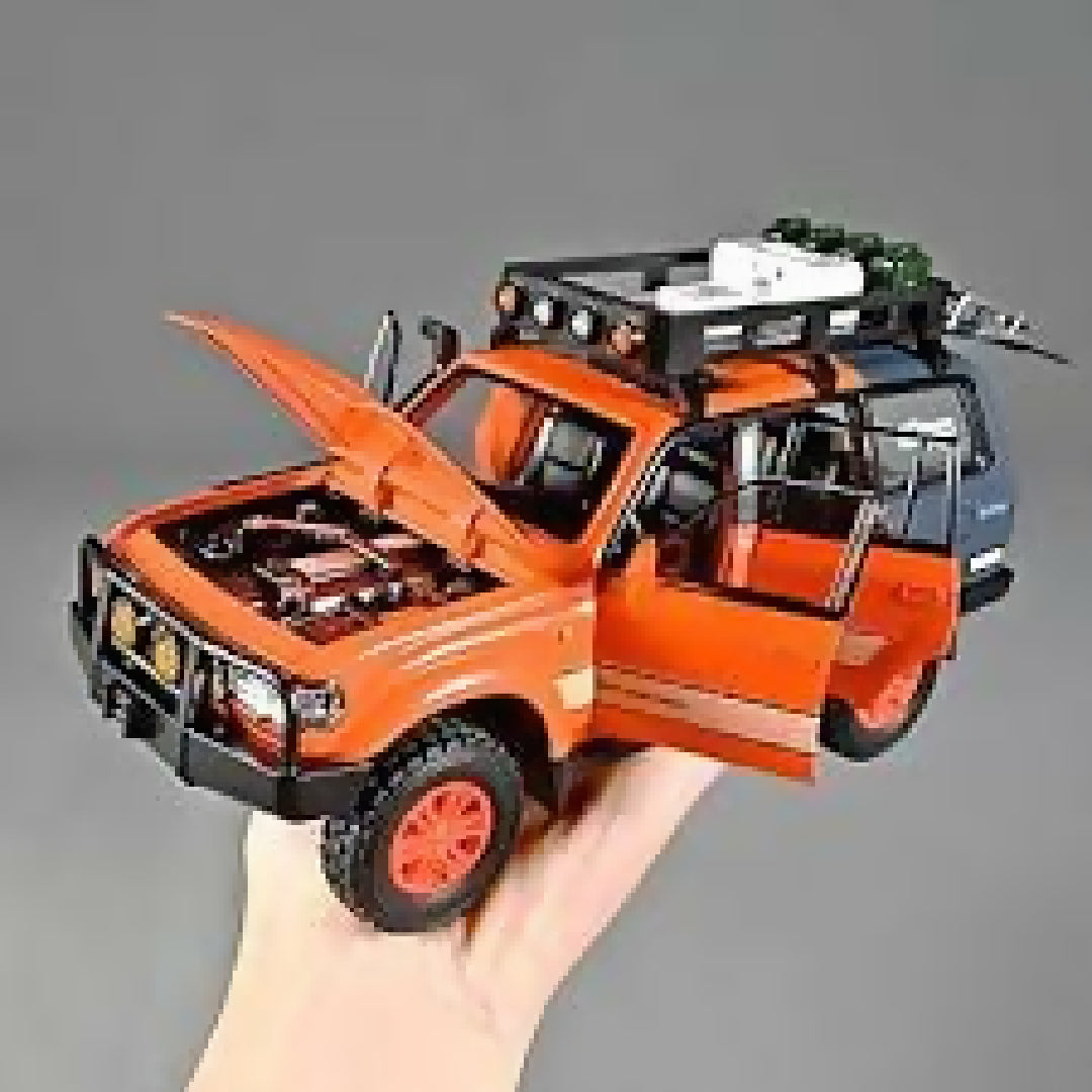 Toyota Land Cruiser LC80 Model Car Sports Car Alloy Metal Pull Back Car Diecast Metal Pullback Toy Car with Openable Doors and Light Music Toys for Kids Random Color