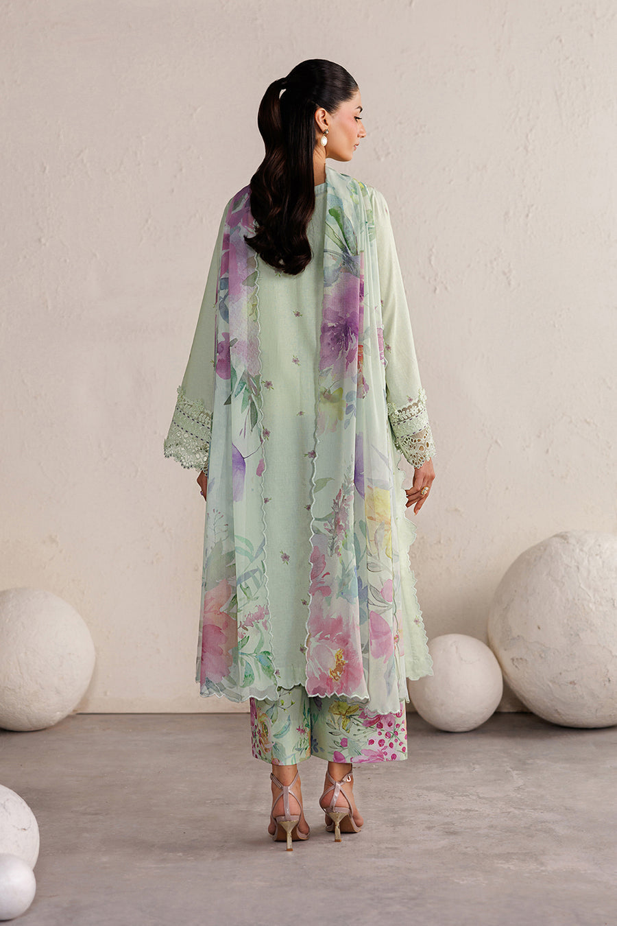 Iznik 3 Pc Unstitched Embroidered Lawn Suit IBE-06