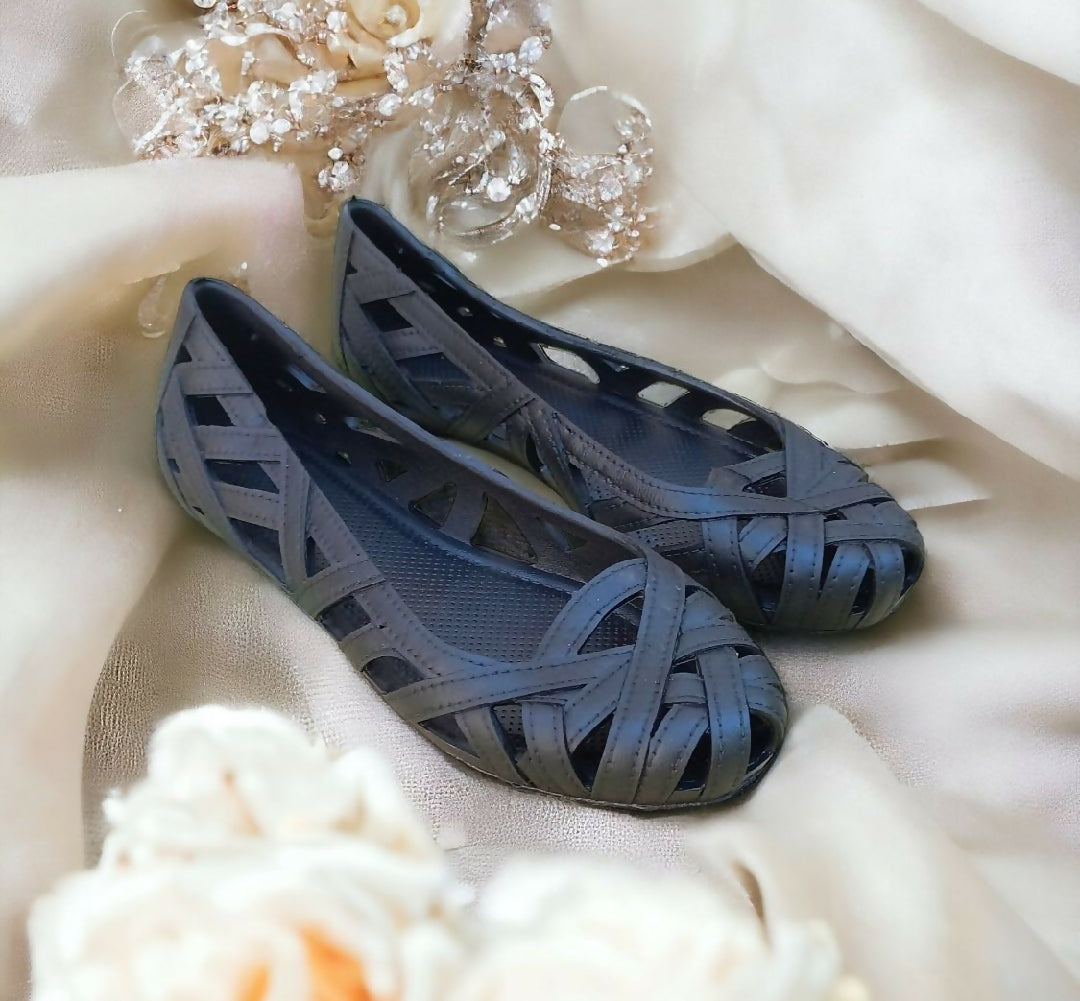 Stylish lightweight soft rubber shoes for girls - perfect for outdoor and indoor