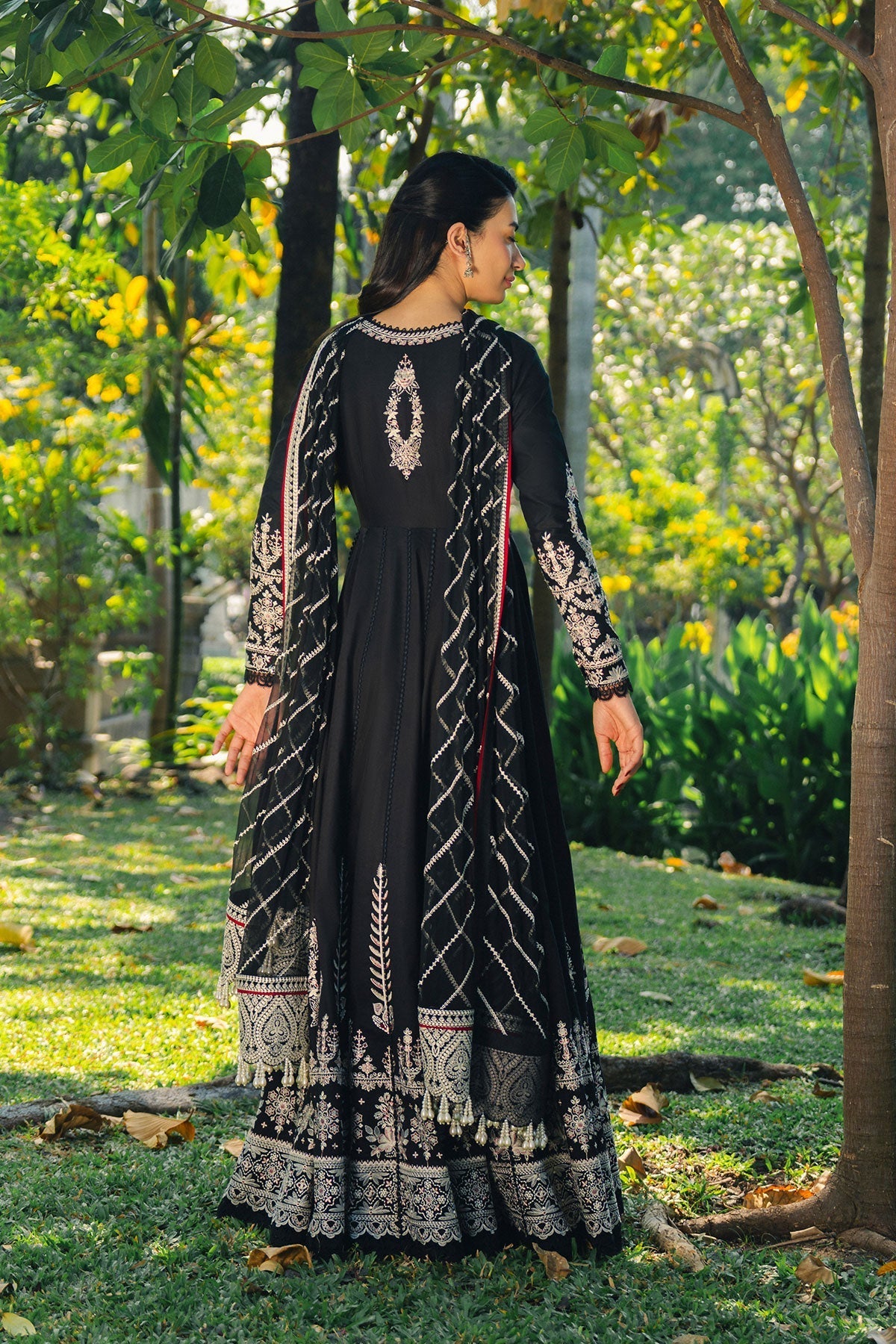 Afrozeh 3 Pc Unstitched Embroidered Lawn Suit  Parizaad