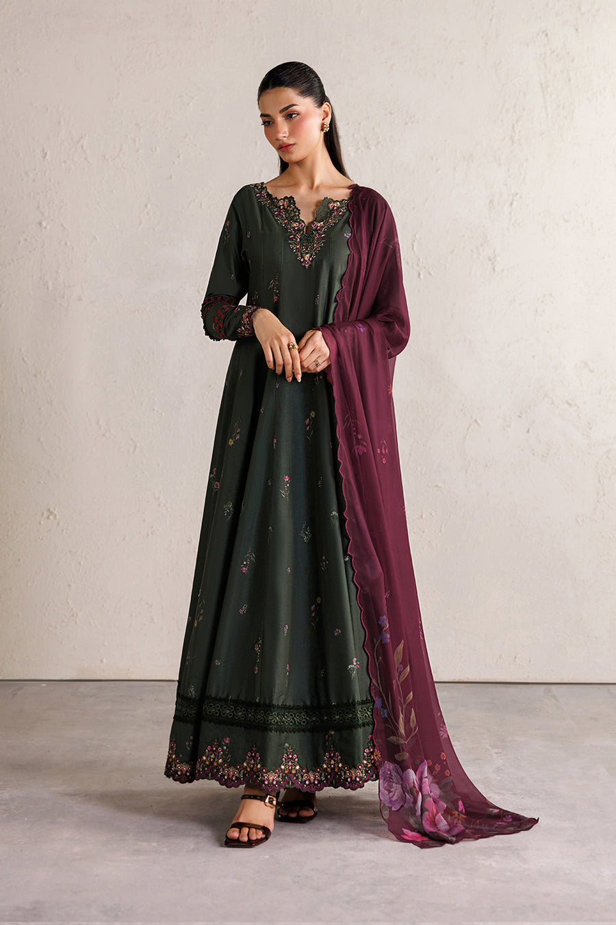 Iznik 3 Pc Unstitched Embroidered Lawn Suit IBE-03