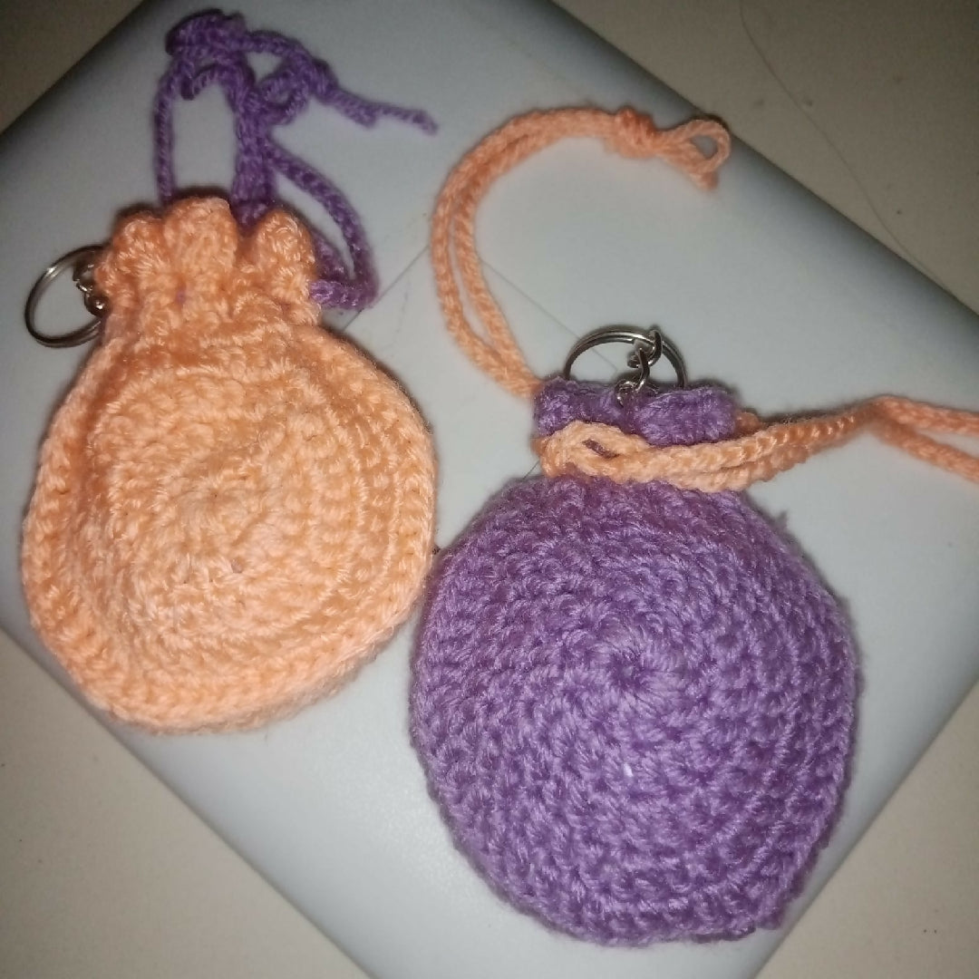 2pcs Mini Crochet Pouch Cute Coin Purses Handmade Coin Purse Jewelry Crochet Pouch Small Bag Drawstring Knitting Wallet for Women Change Keychain Earbuds Dice