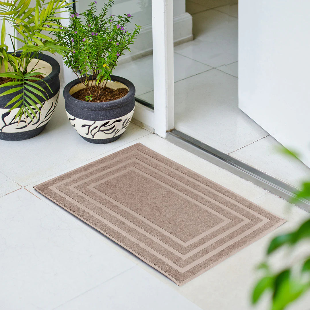 Ultra-Soft Absorbent Bath Mat – Quick Dry Floor Mat for Bathroom, Doorway & Home Use