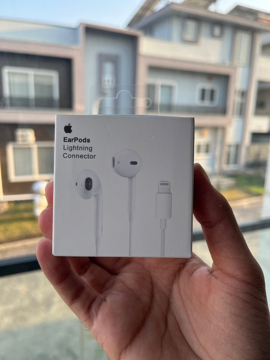 Apple EarPods - Original Wired Earphones USB-C and Lightning