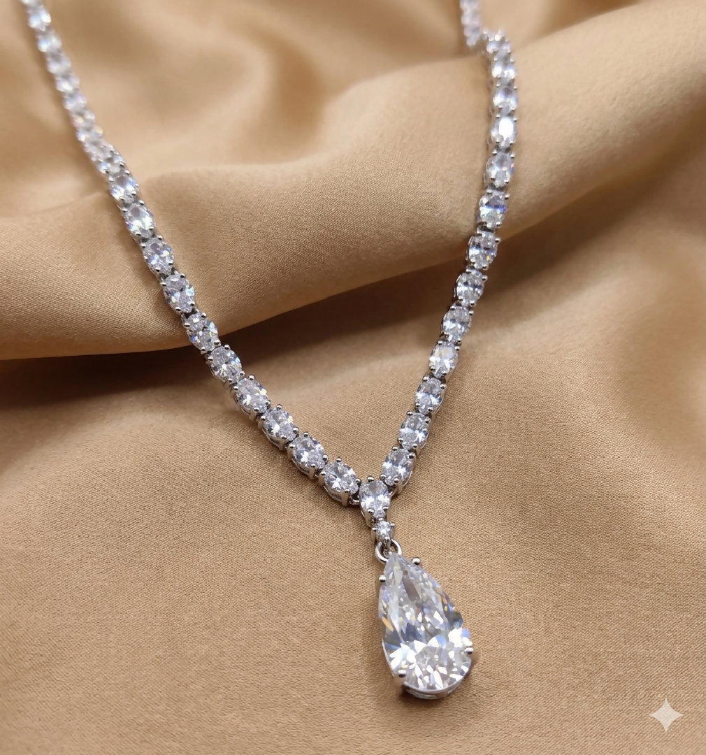 Beautiful Teardrop Zircon Set