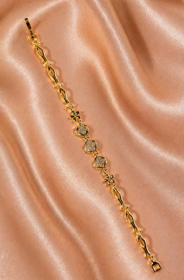 Golden Clover Trio Pavé Gold Bracelet