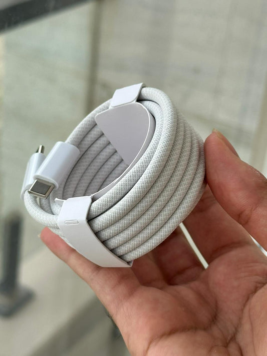 Apple USB-C to C Cable 2m 240W - MacBook and iPhone Fast Charging