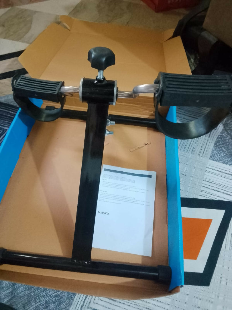 Folding Pedal Exerciser Mini Exercise Bike Under Desk Bike Foot Pedal Exerciser Foot Hand Cycle Portable Peddler Machine Bicycle Exerciser Arm Leg Exerciser while Sitting