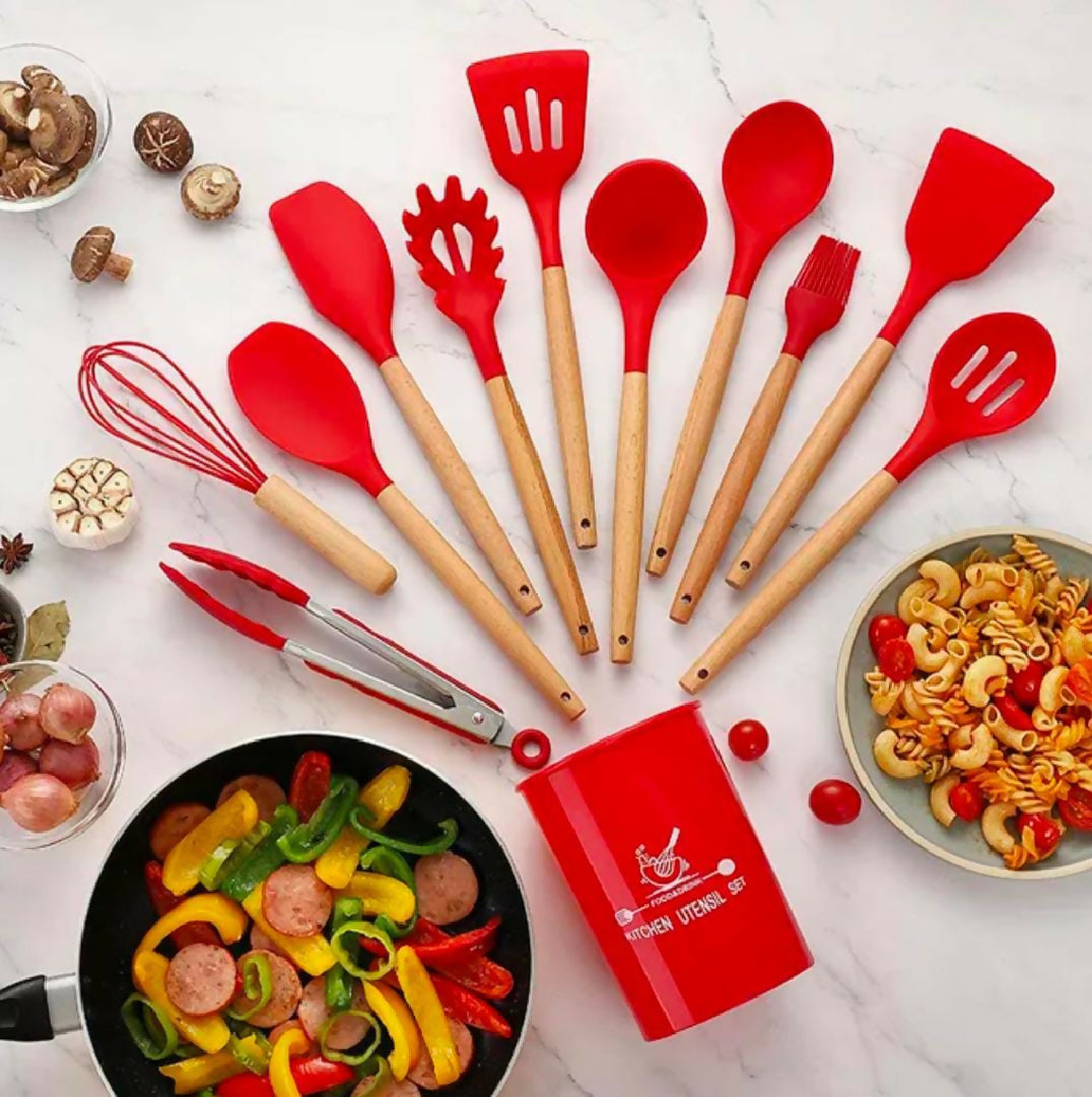 12 pcs set Wooden Handle Silicone Kitchen Utensils With Storage Bucket High Temperature Resistant And Non Stick Pot Spatula Spoon random color