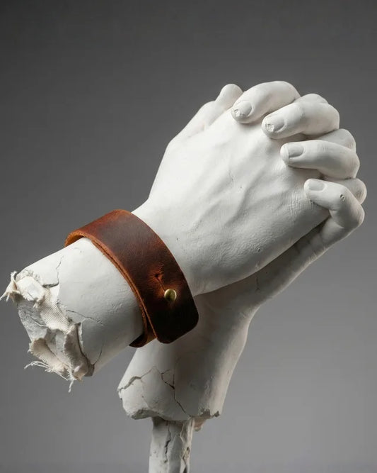 Pristine Orange Brown Pull-up Leather Bracelet (Unisex)