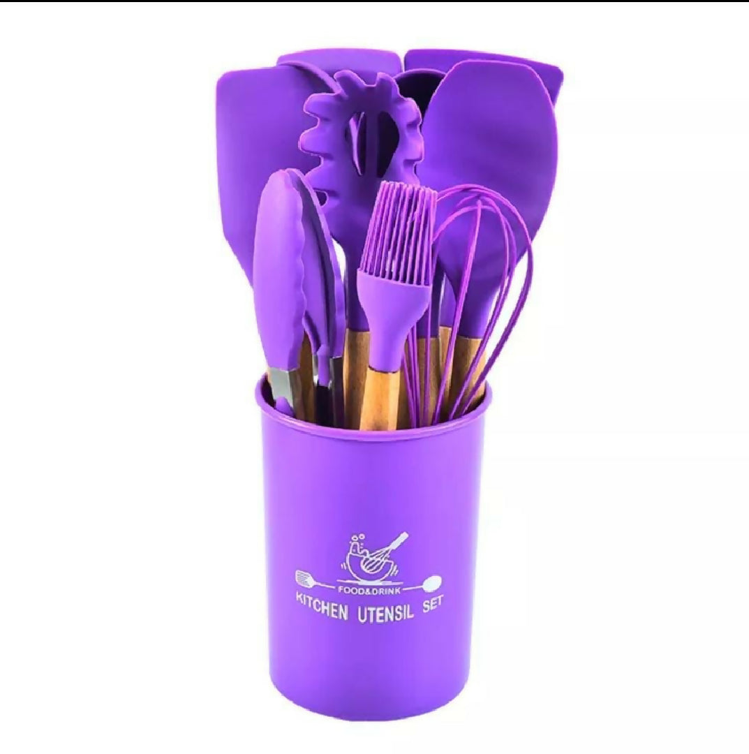 12 pcs set Wooden Handle Silicone Kitchen Utensils With Storage Bucket High Temperature Resistant And Non Stick Pot Spatula Spoon random color